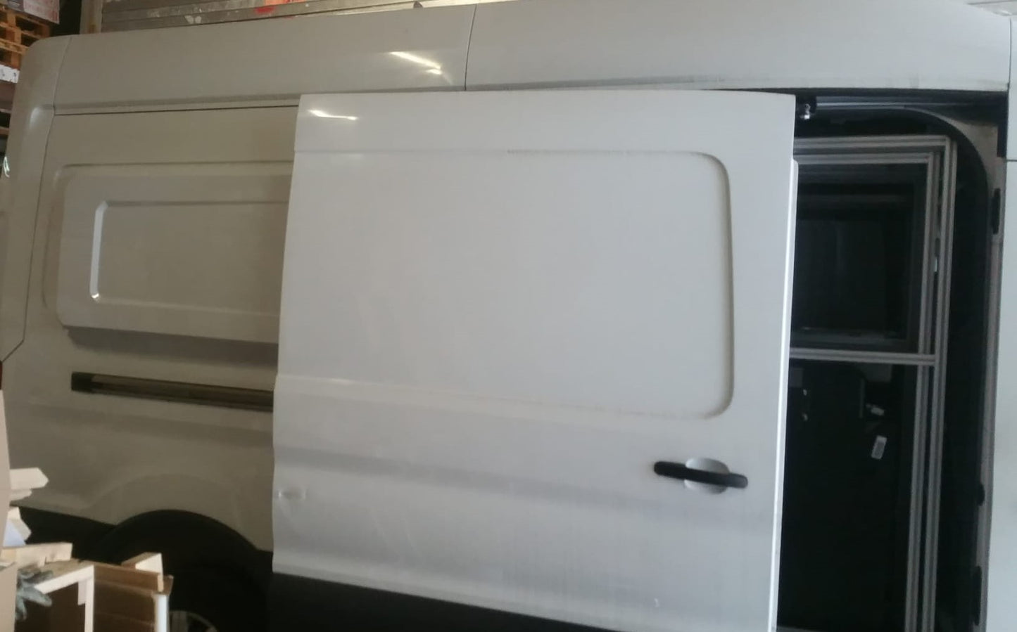 Longsleeper links und rechts (Ford Transit)