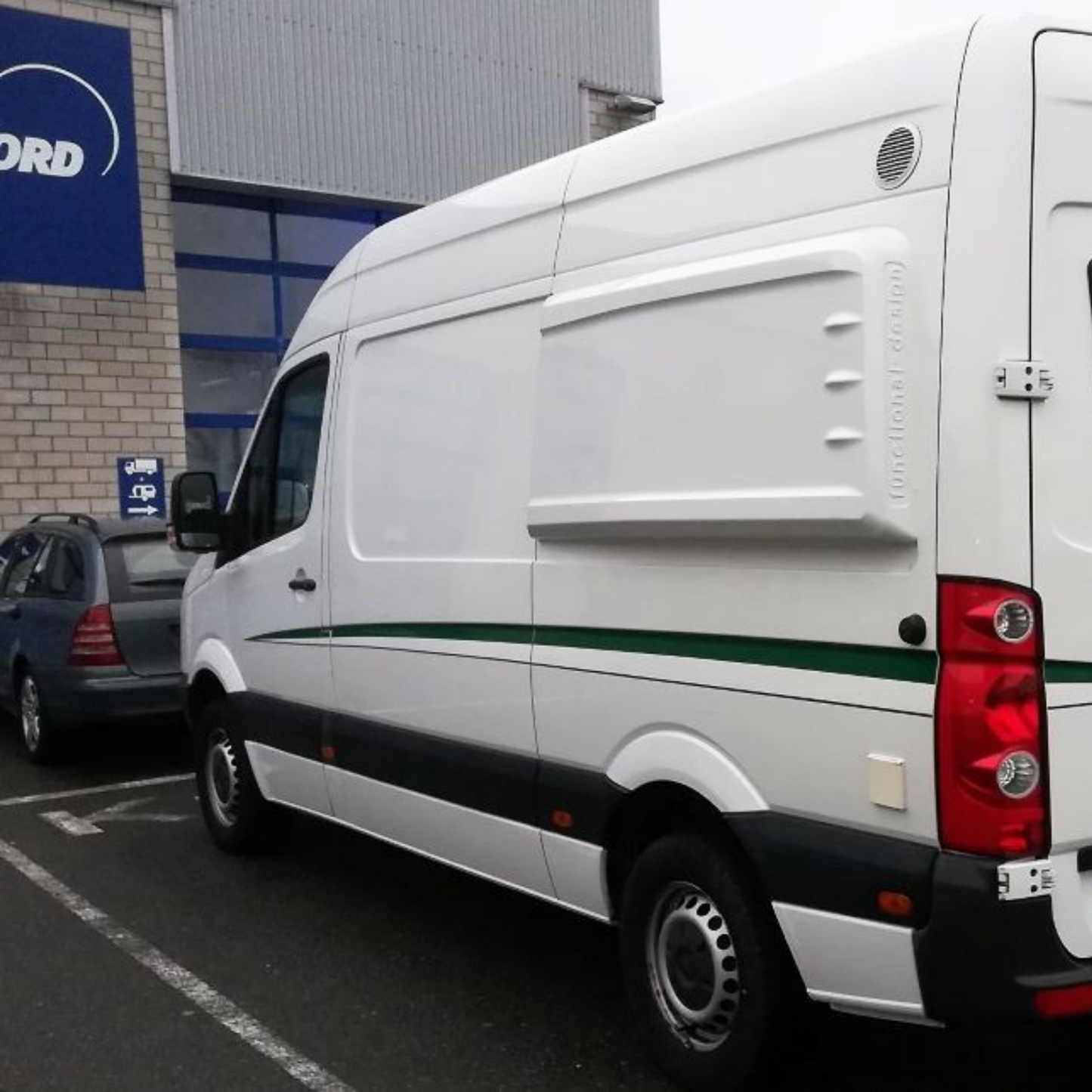 Longsleeper left (Sprinter from '06 / Crafter from '06 to '16)