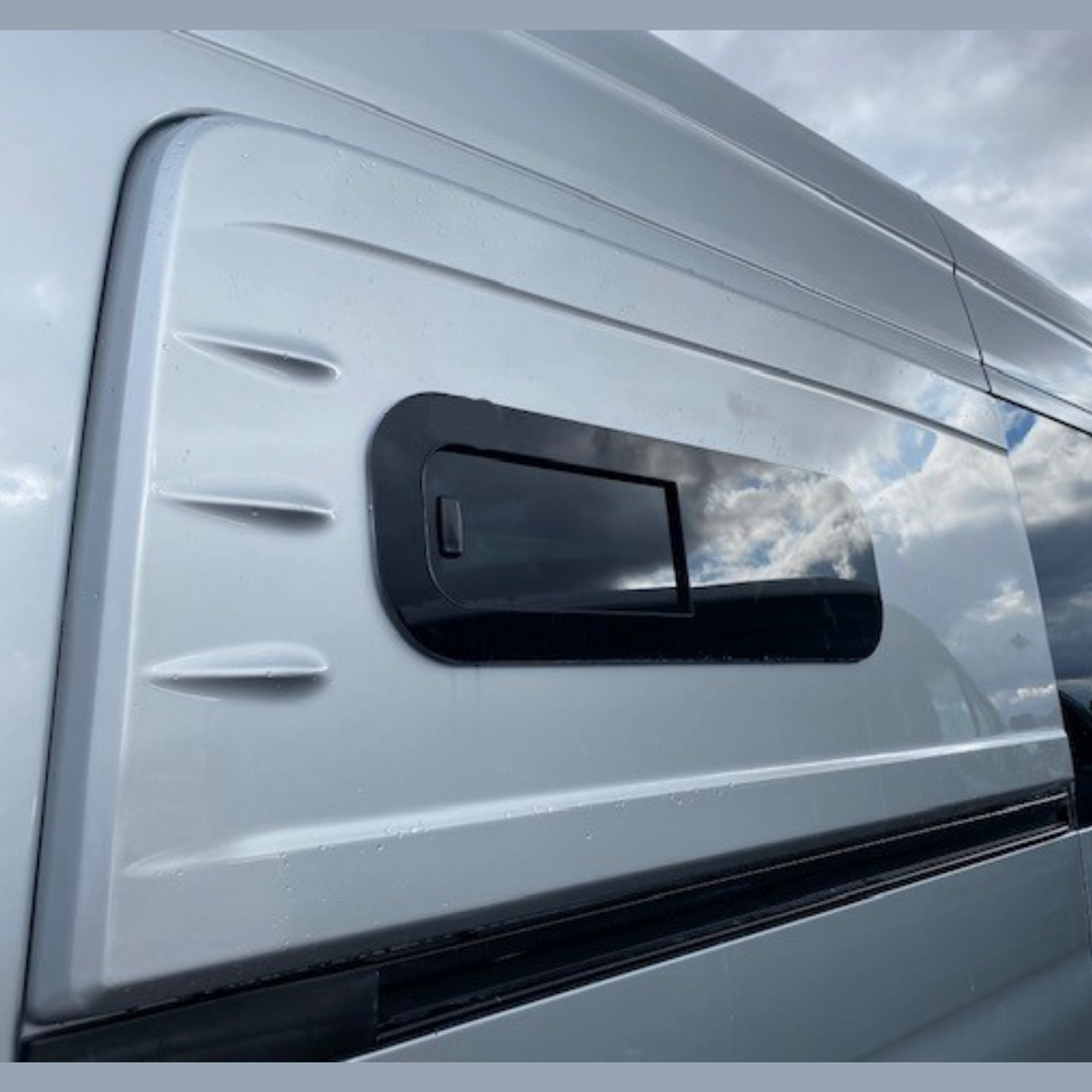Longsleeper right (Sprinter from '06 / Crafter from '06 to '16)